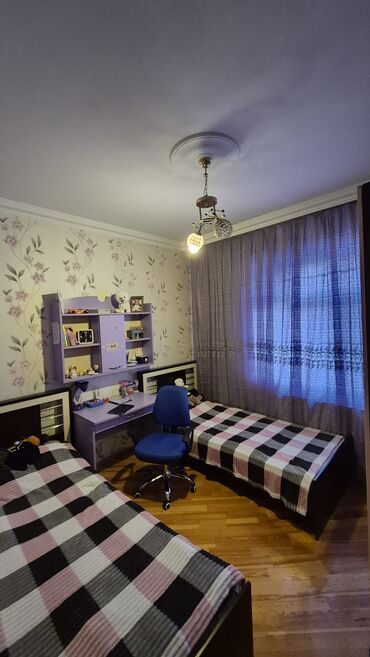 Uzunmüddətli kirayə mənzillər: 3 otaqlı, işıqlı və geniş mənzil. Xüsusiyyətlər: - Zövqlü qonaq — 8