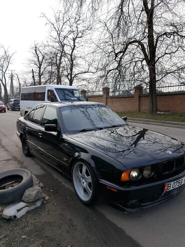 е34 530: BMW 530: 1994 г., 3 л, Механика, Бензин, Седан