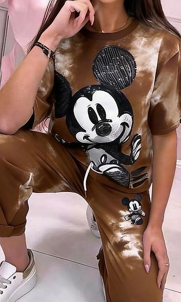massimo dutti baletanke: Komplet siroka majica i donji deo trenerka sa Mickey motivom.Oversized — 10