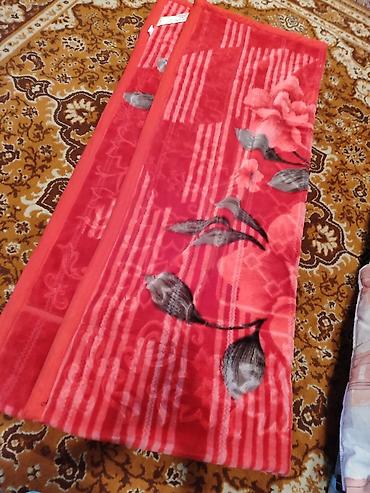 bed sheets: Плед плотный теплый 220х190. В отличном состоянии. Постиран. Район — 5