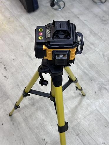 Измерительные инструменты и детекторы: Лазерный уровень DEWALT на штативе - Самонивелирующийся 3-плоскостной — 1