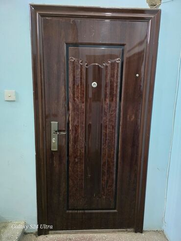 Soyuducular: Seyf qapi
145azn
Lokbatan 8588 leli