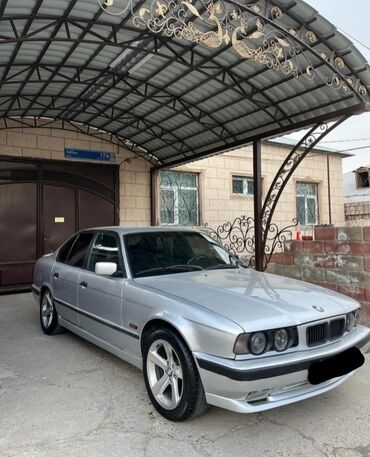 мерседес эшка 124: BMW 520: 1990 г., 2 л, Механика, Бензин, Седан