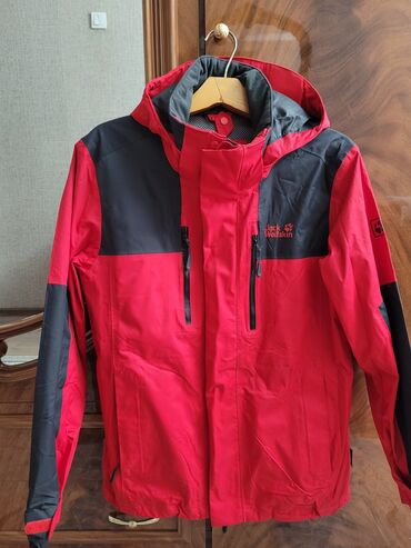 Куртки: Куртка S (EU 36), M (EU 38), цвет - Красный