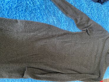 детские свитера для мальчиков: Платье серое на теплое время года . Носили один раз не подошел