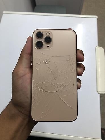 iphone cs max: IPhone 11 Pro, золотистый Задний стекло сломано на работу не как не — 2