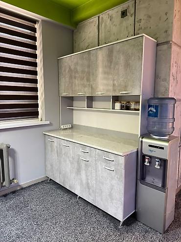 silver kitchen: Кухонный шкаф-буфет с рабочей зоной и навесными секциями — 1