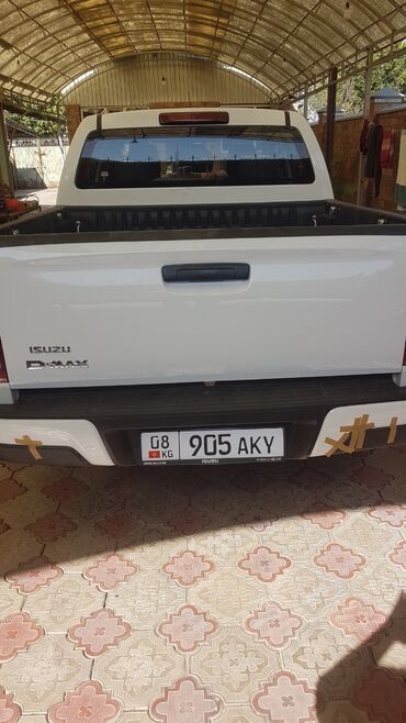 Isuzu: Isuzu : 2019 г., 3 л, Механика, Дизель, Пикап — 8