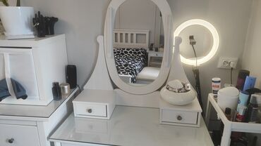 туалетный столик с зеркалом маленький: Белый make-up столик с зеркалом IKEA