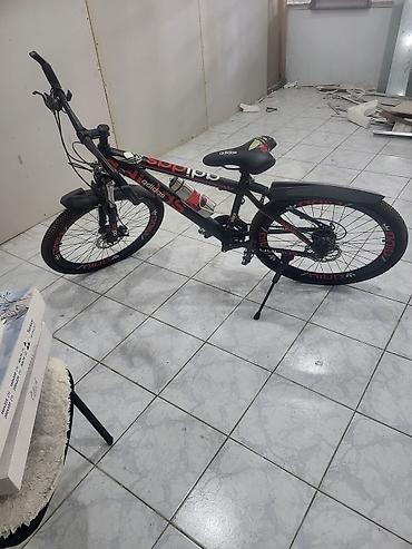 İdman velosipedləri: Dağ/şəhər tipli velosiped - Rəng: qara-qırmızı dizayn - Çərçivə — 2