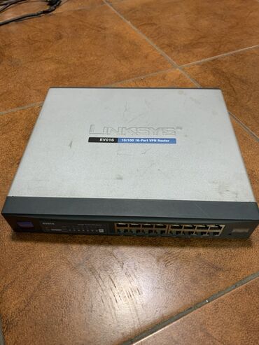 Аксессуары для ПК: Linksys RV016 – 10/100 16-Port VPN Router Xüsusiyyətlər: - 16x 10/100