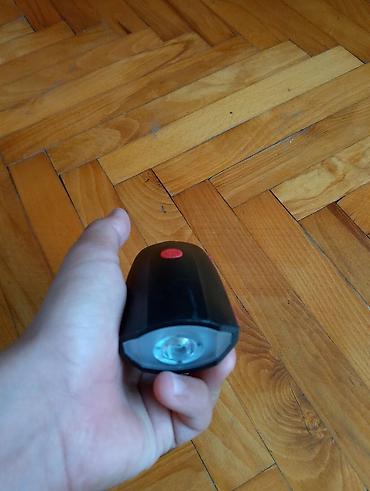 Velosiped ön farası – USB ilə yüklənən - Korpus: qara rəngli, kompakt