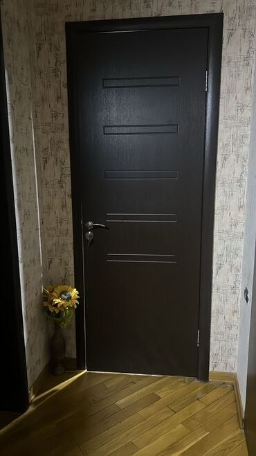 Другие строительные материалы: 3 eded qapi çox seliqeli veziyyətde. 212 hun. gapilarda 92 eni divar