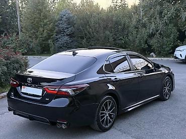 Toyota Camry: 2022 г., 2.5 л, Автомат, Бензин, Седан