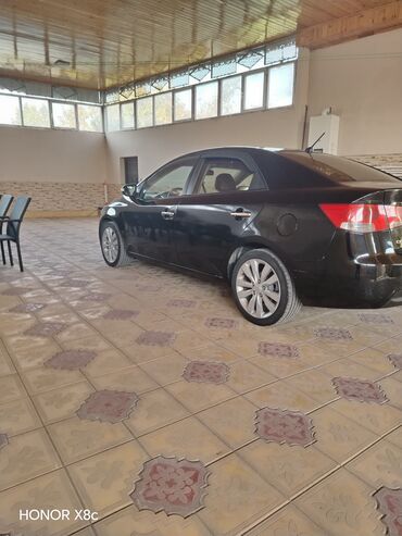 Kia: Kia Cerato: 2 l | 2009 il Sedan — 10