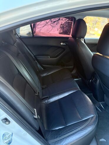 Kia: Kia K3: 1.6 l | 2014 il Sedan — 11