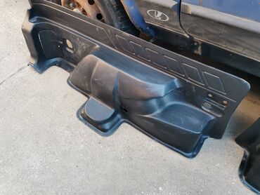 Auto delovi: Obloga stranice zadnje Lada 21213,21214 Niva br.5. Polovne, ocuvane — 2