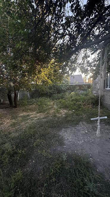 дом на колесо: Сокулук центр от трассы 5 мин. 7 соток дом 3 ком с удобствами, газ — 6