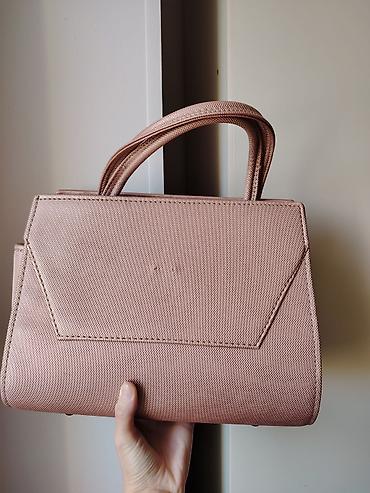 bershka çanta: Əl çantası – pudra/çəhrayı rəng Yalniz ustunun dəmiri duşub itib. Bir — 1