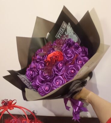 Hədiyyələr: Lentdən solmayan güllər bənövşəyi rəngli, 21 ədədli gül buketi 14 -da lalafo.az — 4 Hədiyyələr: Lentdən solmayan güllər bənövşəyi rəngli, 21 ədədli gül buketi 14 — 4