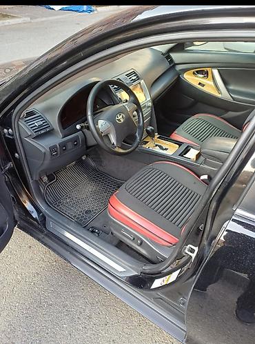 m rul: Toyota Camry sedan - Korpus: qara rəng, 4 qapı - Mühərrik: benzin, ön — 7