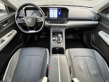 byd e1: Dongfeng : 2022 г., Электромобиль, Седан — 9