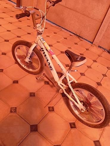 рубашка белый: Детский велосипед TWANG - Формат: BMX-стиль, прочная стальная рама - — 1