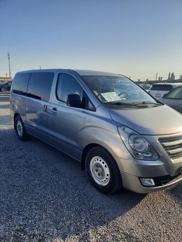 машина бусик: Hyundai H-1 (Grand Starex): 2018 г., 2.5 л, Механика, Дизель, Вэн/Минивэн