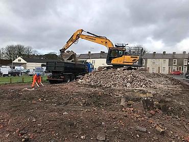 Digər tikinti xidmətləri: 🔨 SÖKÜNTÜ İŞLƏRİ GÖRÜRÜK 🔥 🏠 Köhnə təmirdən bezmisiniz? Biz sizin üçün — 2