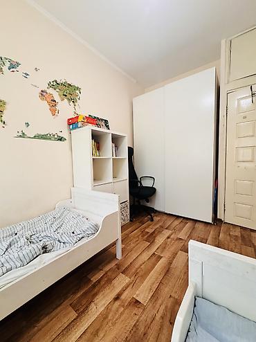 Бөлмөлөр: 🏡 Продаётся 3-комнатная квартира 105 серии в 12 микрорайоне! Отличный — 4