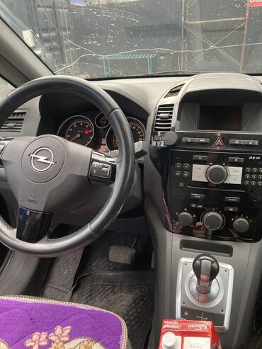 Opel: Opel Zafira: 2011 г., 1.8 л, Робот, Бензин, Минивэн