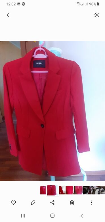 красное пальто: Продаю демисезонные пальто. Отличного качество, материал шерстяной не