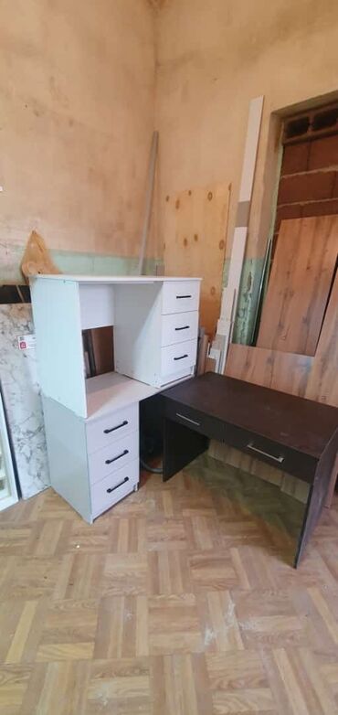 старый шкаф: Стол, цвет - Claret, Новый