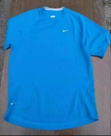 nike top za trening: Nike sportska majica vel M u super stanju