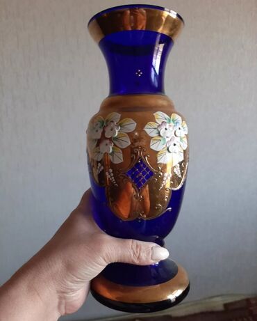 Digər dəstlər və servizlər: Mavi kobalt şüşədən hazırlanmış dekorativ bəzək dəsti. Dəst tərkibi — 4