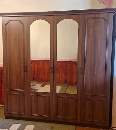 Paltar dolabları, qarderoblar: Dörd qapılı geyim şkafı - Ön hissə: 2 ədəd tam hündürlükdə güzgülü — 2