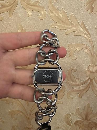 Qol saatları və aksesuarlar: DKNY qadın qol saatları (2 ədəd set) 1) Qızılı rəngli DKNY saat - — 4