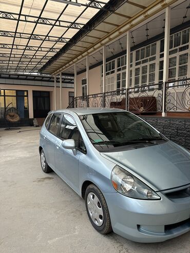 кун юмз: Honda Fit: 2007 г., 1.5 л, Автомат, Бензин, Седан