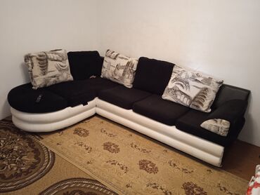 продаю раскладной диван: Угловой диван, цвет - Черный, Б/у