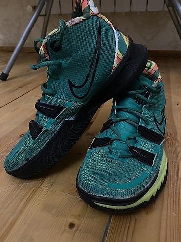 кроссовки nike: Nike Kyrie 7 basketbol krosovkaları - Rəng: yaşıl/şaquli naxışlı — 1