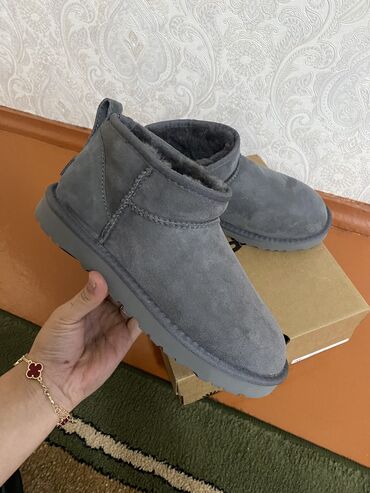 Угги: Угги, 39, UGG, Новый, цвет - Серый, Самовывоз