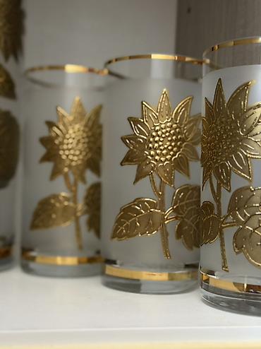 gold hen: Bagema kompotnitsa
Qrafinka ve 6 Eded bardaq. Çexiya istehsalıdır — 2