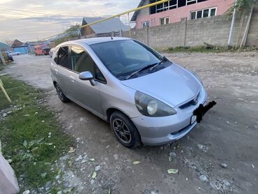 Honda: Honda Fit: 2002 г., 1.3 л, Вариатор, Бензин, Седан