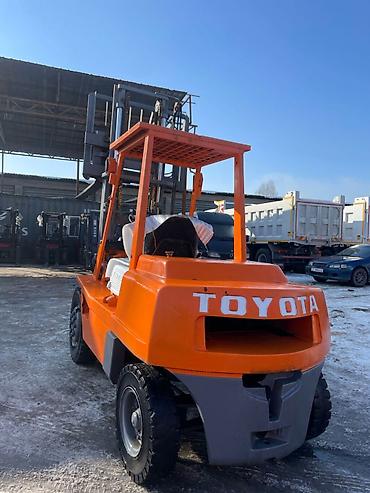second tech: Погрузчик, Toyota, 2004 г., Колесный, Вилочный — 1