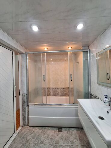 Uzunmüddətli kirayə mənzillər: Memar Əcəmi metrosu 4-ün kruqunda 5 mərtəbəli binanın 5-ci — 8