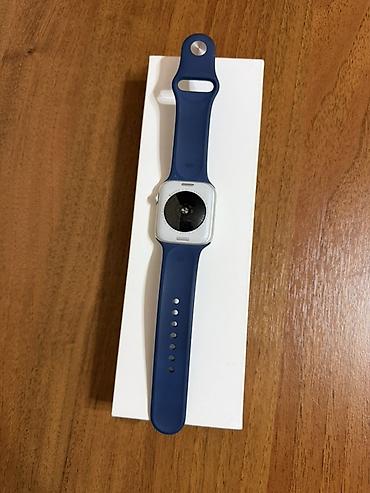 Apple Watch: Apple Watch SE 2 поколения. Состояние отличное емкость батарейки — 2