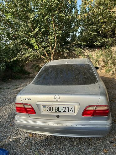 Мототранспорт: Mercedes-Benz E 230: 2.3 л | Седан