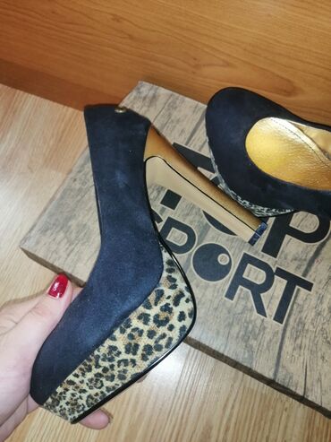 Salonke: Salonke, 39 — 11