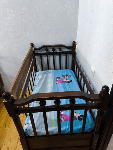 hava dosekleri: Для девочки и мальчика, Б/у, Четырехугольная, Колыбель, Без бортиков, С матрасом, С механизмом качания