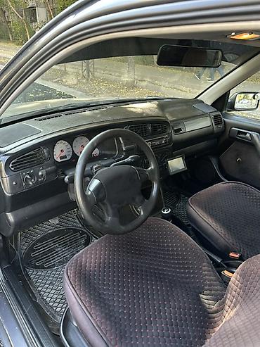 8: Volkswagen Vento: 1994 г., 1.8 л, Бензин, Седан — 10